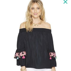 Lilly Pulitzer onyx Tobyn top, great sleeve detail